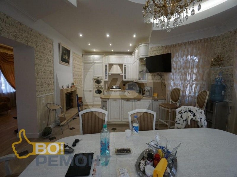 Кухонный гарнитур из массива дерева-102